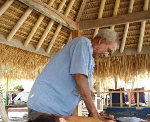 Gili Airin saaren hierojamies. 