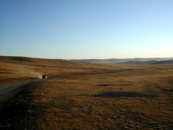 Auto Mongolian autiomaassa. 