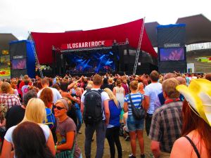 Ilosaarirock ja Pariisin kevät