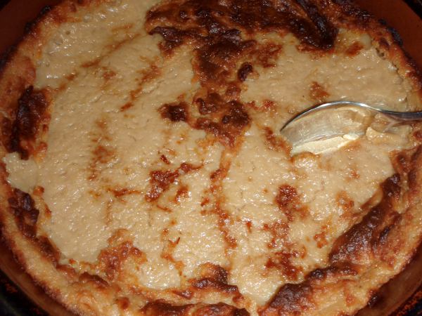 Imelletty perunalaatikko saa makeutensa kun edellisenä iltana laitetaan vehnäjauhoja kuumana muussattujen perunoiden joukkoon. Seuraavana päivänä lisätään soijamaitoa, siirappia ja suolaa. 