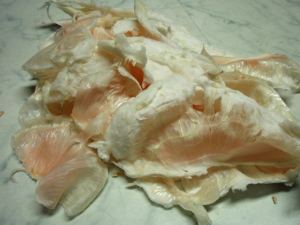 Kun päällimmäisen kuoren lisäksi kuorii myös lohkot, tulee paljon biojätettä. 