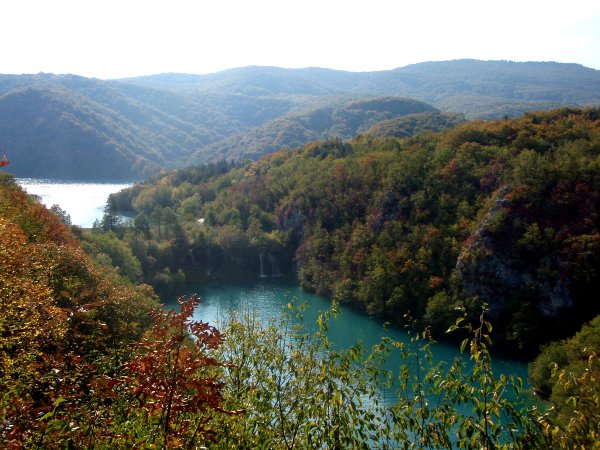 Plitvicen yläjuoksussa on isommat järvet. 