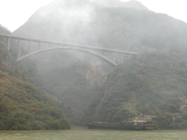 Maisemaa Yangtsen varrelta. 