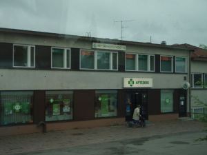 Suomalaista kirkonkylämaisemaa Juvan tapaan.