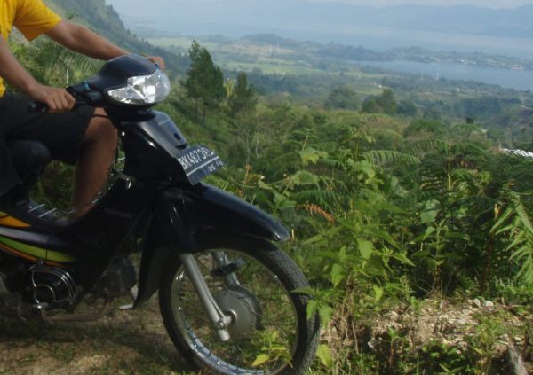 Mopo Lake Toban Samosirin saarikierroksella. 