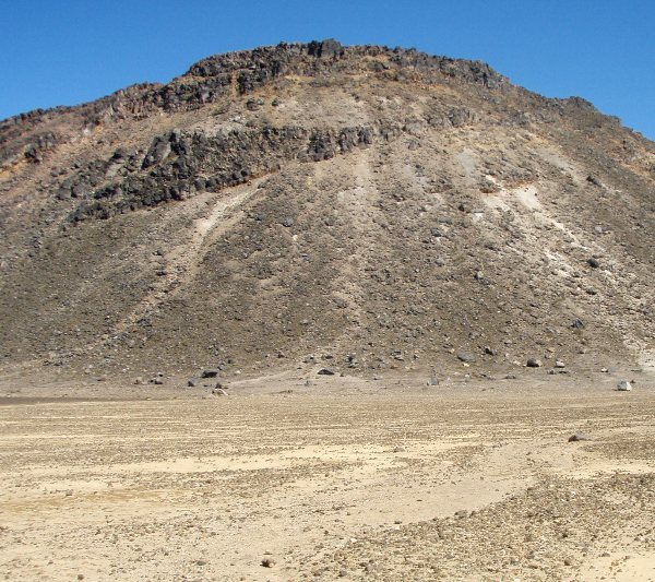 Tasaisella South Craterilla sai kävellän pahoilaisen rappusten ja tulevan irtokivisen nousen välissä. 