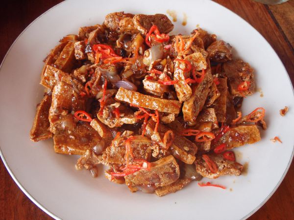 Tofua ja chiliä Balilla. 