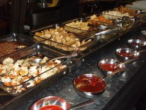 Lontoossa oli metron ja hostellin välissä kiinalais-thaimaalainen kasvisbuffet. 