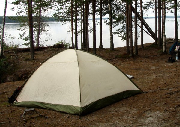 Satunnainen asia: telttailu maistuu nykyisin paremmin kuin lapsena. 