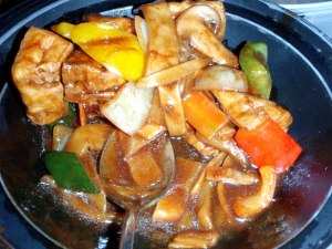 Empire Plazan tofupata, jonka tofupalat ovat friteerattuja. 