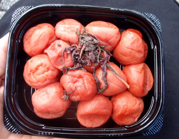 Umeboshi-luumuja. 