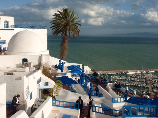 Kahvila ja meri Sidi Bou Saidissa. 