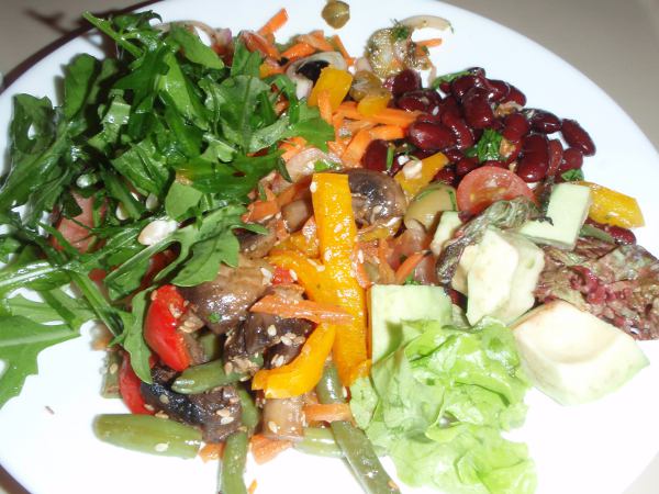 Troitskiyn Mostissa saamani salaatit olivat kyllä hyviä. 