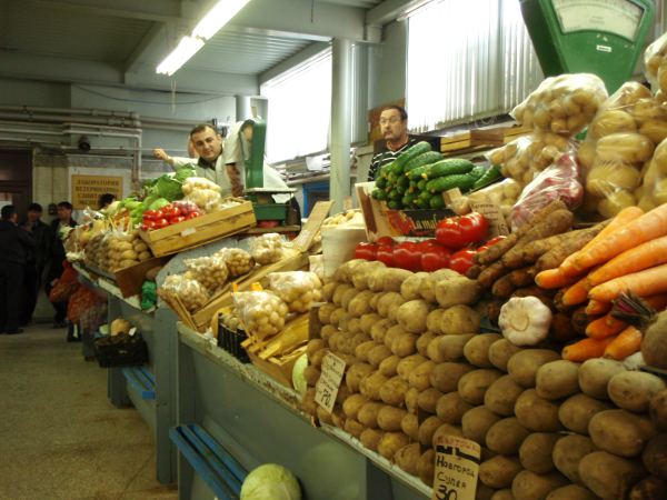 Andreaksen torin juurestiskejä.