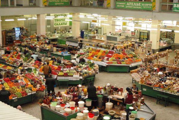 Maltevskyn kauppahalli sisältä.