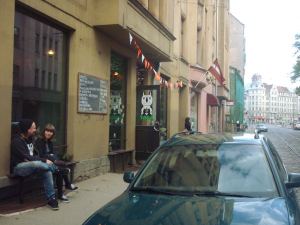 Taka-baari ja matka-automme. 