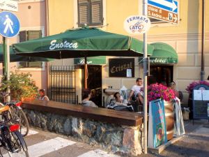 Tämä ravintola Levantossa oli ehkä lempparini herkkutattibruschetan takia. 