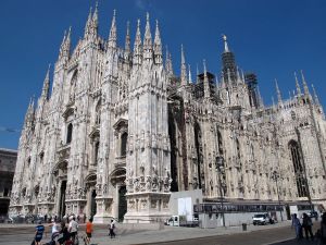 Milano ei ollut sellainen kaupunki, johon tällä matkalla halusimme. Kuvassa Milanon kirkko Duomo. 