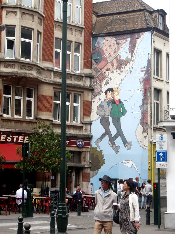Sarjakuvaseinä sarjakuvakaupunki Brysselissä. 