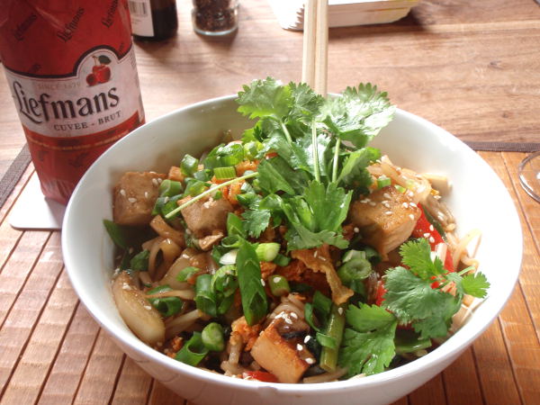 Tofunuudeliannos Bruggessä ravintola Stupassa. Hyvää oli. Ravintola tarjosi ruokaa laidasta laitaan, tämä annos oli mielestäni varmin vegaanin valinta. 