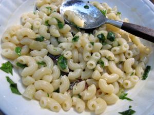 Kelvotonta pestopastankorviketta. 