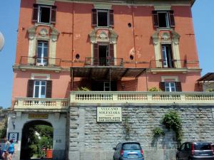 Portti Soltafaraan kulki tämän talon alta. 