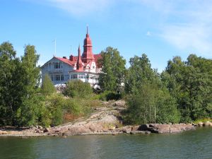 Klippan-nimellä parhaiten tunnettu luoto Kauppatorilta Kaivopuiston suuntaan. 