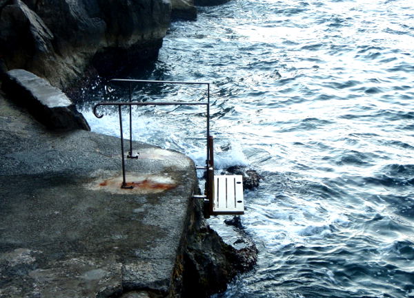 Raput mereen leirintäalueemme alapuolella olevalla rannalla. 