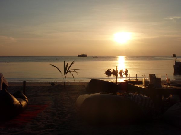 auringonlasku koh taolla