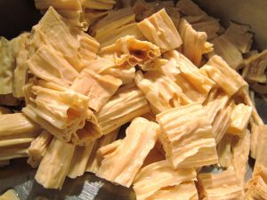 Liotettua ja maustamatonta yubaa. 