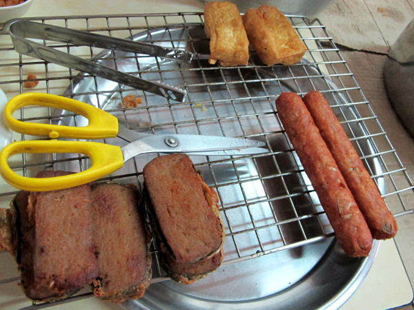 Kae Daengin soijalihat. 