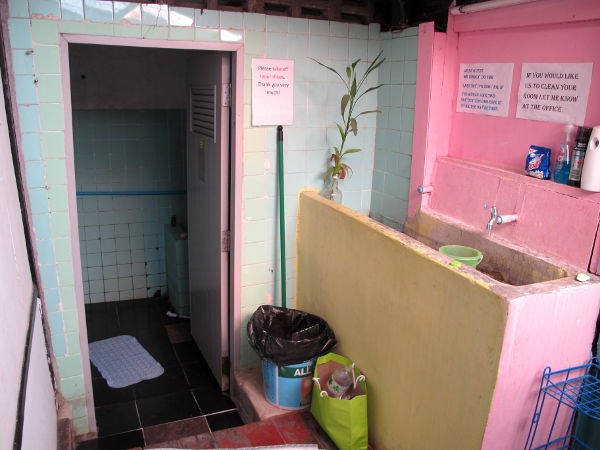 Yksi Phimanin pesutiloista. 