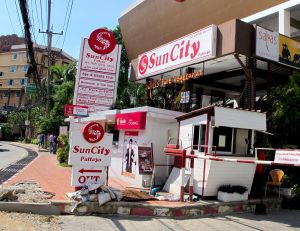 Sara´s ulkoa Sun City -hotellin yhteydessä. 