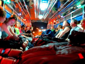 Matka sukelluskeskukselta Khao Lakin satamaan. 