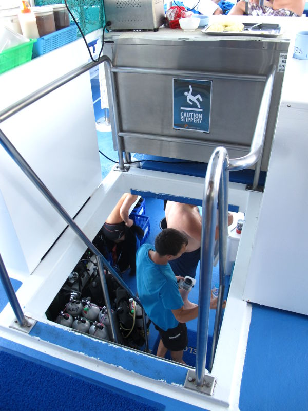 Raput alas sukelluskannelle. 