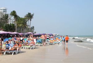 Jos minulla olisi vain kaksi viikkoa lomaa ja haluaisin rantakohteeseen, en haluaisi viettää sitä tällaisella rannalla.