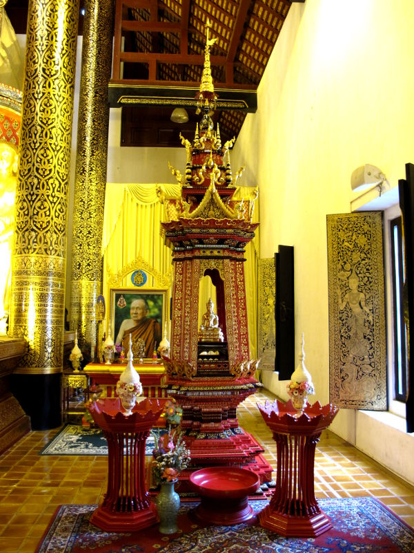 Päätemppelin sisältöä. 