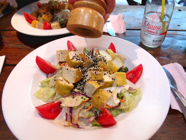 Witching Wellin hyvä tofusalaatti.