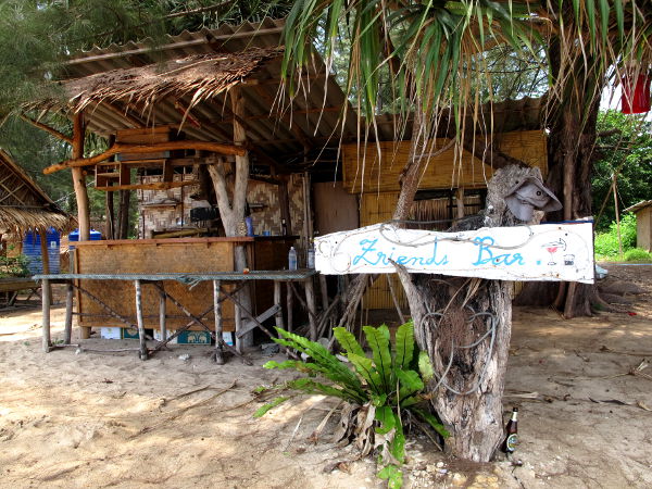 Säpissä oleva rantabaari. 