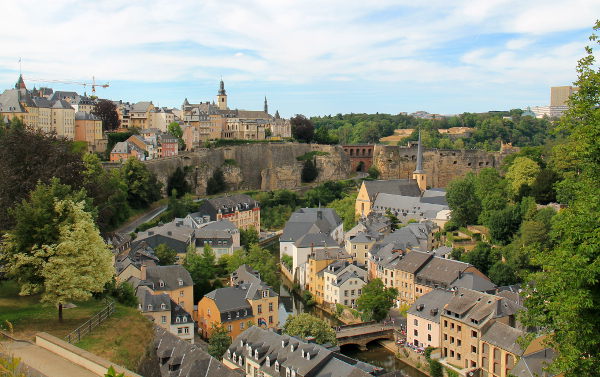Grund on piparkakkukylä luxemburgilaisittain kaupungin rotkossa.