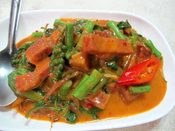 Jokin ravintolan curryista. 