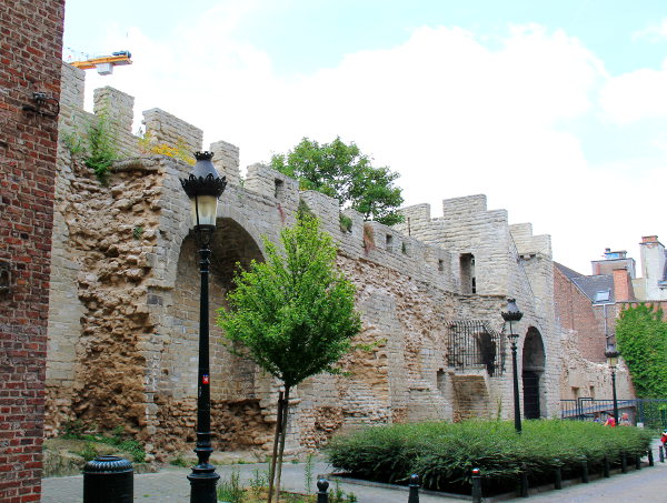 brysselin vanhaa muuria