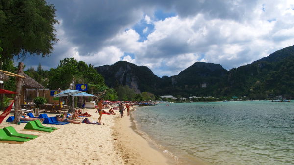 Dalamin ranta lännen suuntaan. 