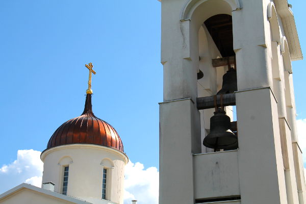 kirkkosipuli ja kellot