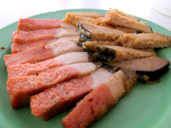 Feikkilihoja, vasemmanpuoleisessa oli oikein feikkiläskiä. 