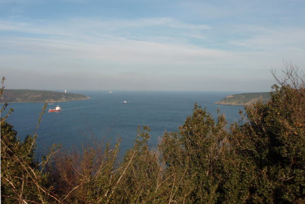 Bosporinsalmea. Mustameri ei ole tässä kaukana.