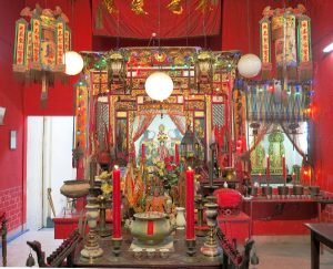 Alttari Phuket Townissa kiinalaisen yhteisön museossa tai kerhotalossa. 