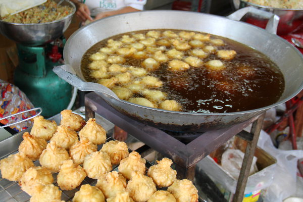 Nyytit friteerauksessa. 