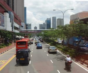 Etusivulta bongasin heti pari juttua Singaporesta, jotka pitää käydä lukemassa. Kun etusivulta löytyy useiden bloggaajien juttuja, pitäisi joukosta helposti löytää juuri itseään sillä hetkellä kiinnostavat maat ja aiheet. 