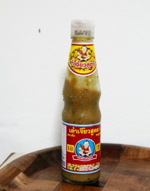 Soijapapukastike on tällaisessa pullossa kun ostaa Healthy Boy eli Deg Somboon -merkkiä. 